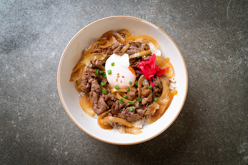 beef sliced on topped rice (GYUU-DON)
