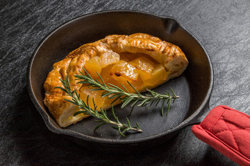 焼きたてアップルパイ　Apple pie