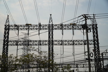Electric pole power supply
