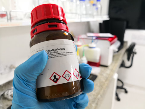 Octadecylamine as an example of a dangerous chemical substance in a medical and scientific research laboratory. 
