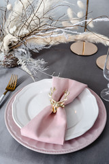 Plates with pink napkins