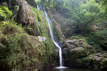 Fototapeta na wymiar Waterfall in Villayon, Asturias