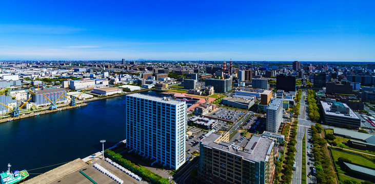 千葉市　千葉港　千葉市街　中心部　望む　ハイアングル　青空　日本　風景　不動産