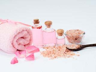 Obraz na płótnie Canvas Spa of rose oil, pink himalayan salt.