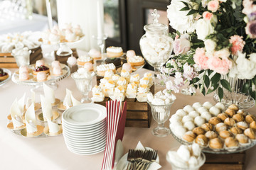Naklejka premium Buffet with a variety of delicious sweets, food ideas, celebration