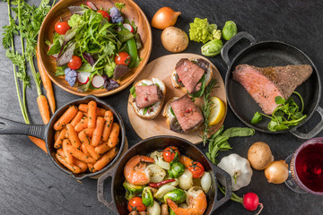 ローストビーフと小皿料理Roast beef and small dish