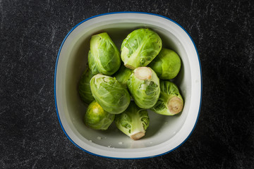 芽キャベツ　freshly picked Brussels sprouts