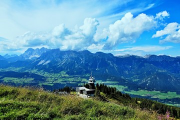 Fototapeta na wymiar Austrian Alps-view of the Dachstein from Planai