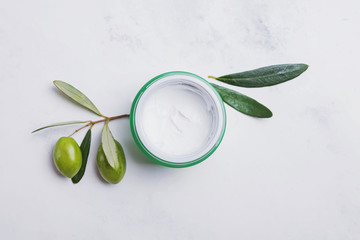 Natural moisturizing cream with olive extract