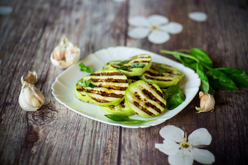 grilled zucchini slices with garlic and spices