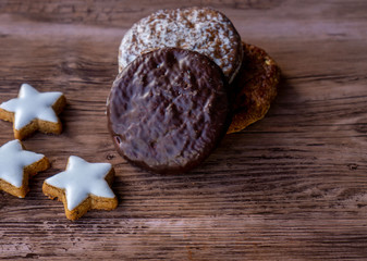 gingerbread and cinnamon stars on the kitchen table