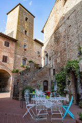 Fototapeta na wymiar Certado Alto: historische und malerische Stadt, Toskana, Italien