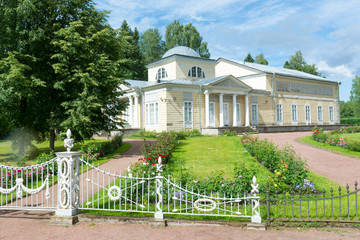 Pavilion of roses in Pavlovsk Park
