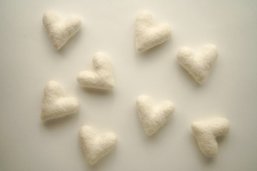Obraz premium Snow-white background with hearts. Valentine's day background.