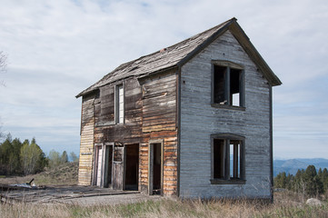 2 story old homestead ruins