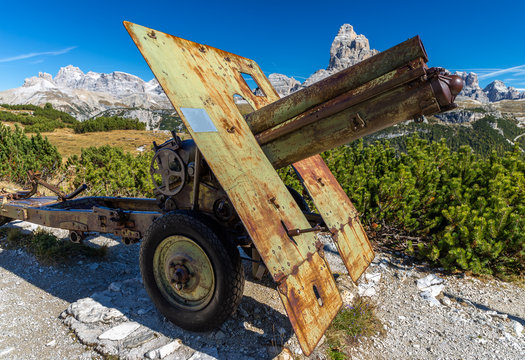 Geschütz aus dem Ersten Weltkrieg auf dem Monte Piana, Dolomiten