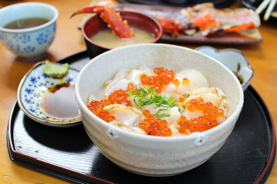 Sashimi don, Raw Seafood sashimi on rice in a bowl