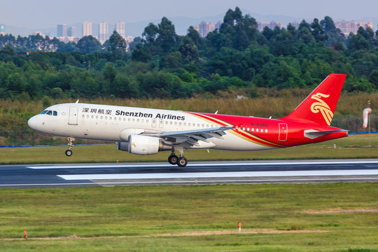Shenzhen Airlines Airbus A320 airplane Chengdu airport