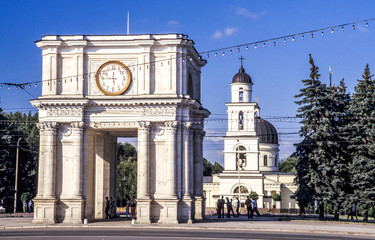 Chisinau, Piata Marii Adunari Nationale, Triumphbogen, Orthodoxe