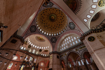Fototapeta na wymiar moschea sulimano il magnifico interno
