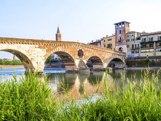Obraz premium Verona, Castelvecchio und Ponte Scaligero, Italien