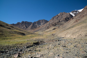 Fototapeta na wymiar Mountains near Pamir highway in Tajikistan