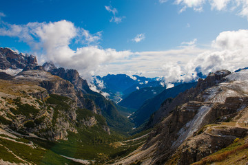 Fototapeta na wymiar Dolomite region of Three Peaks