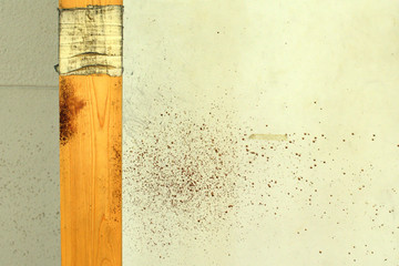harate makiwara puching board with blood splashed on the wall © Peter