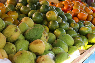 Frutas e legumes na feira