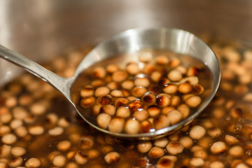 making the pearl milk tea at home