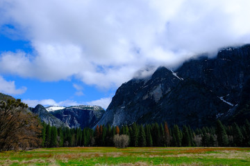 yosemite national park waterfall cloudy mountain 