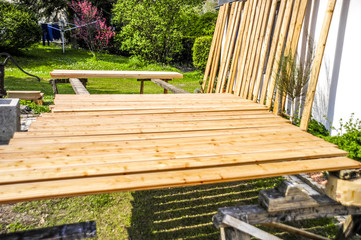 Lärchen Terrassenbretter, Lasur, Lack, Streichen