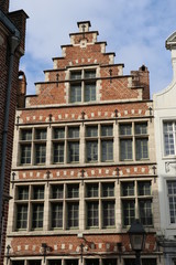 Fototapeta na wymiar Façade d'un immeuble traditionnel de Gand
