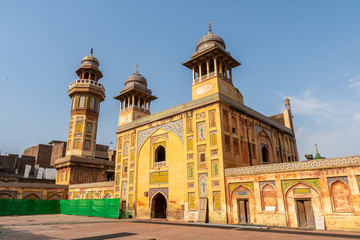 Fototapeta na wymiar Lahore Wazir Khan Mosque 220