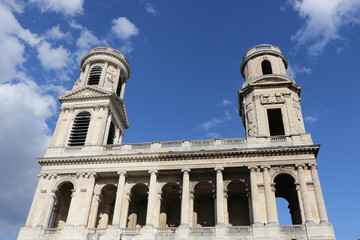 Fototapeta na wymiar Église Saint Sulpice à Paris 