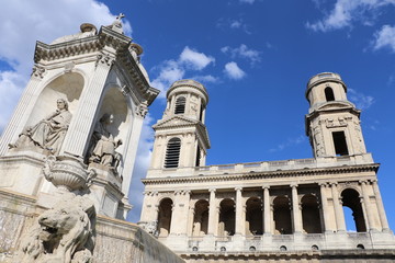 Fototapeta na wymiar Place Saint-Sulpice à Paris