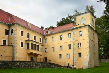 Fototapeta na wymiar Chateau Zamek na Skale in Trzebieszowice Poland
