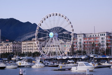 Italia ; Ruota Panoramica, lungomare Salerno, 23 Dicembre 2019.