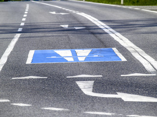 Bodenmarkierung, Autobahnauffahrt