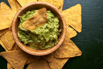 avocado guacamole and tortilla chips