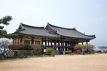 Yeongnamnu is a Korean traditional building built in the Goryeo period.