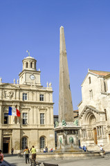 Fototapeta na wymiar Arles, Platz der Republik, Place de la Republique, Rathaus, Kirc