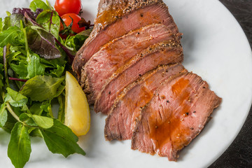 最高級ローストビーフ　Freshly made roast beef