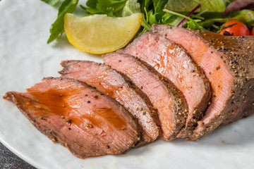 最高級ローストビーフ　Freshly made roast beef