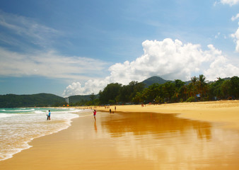 Fototapeta na wymiar Karon beach on a bright day, Phuket, Thailand