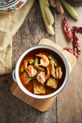 Spicy and Soup Curry with Shrimp and Vegetable Omelet..