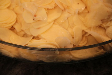 Lamelles de pommes de terre pour gratin