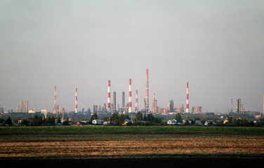 Fototapeta na wymiar oil refinery at twilight