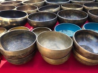 pots for sale at market