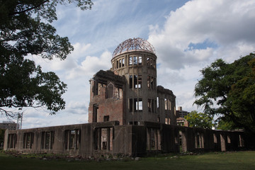 広島の原爆ドーム